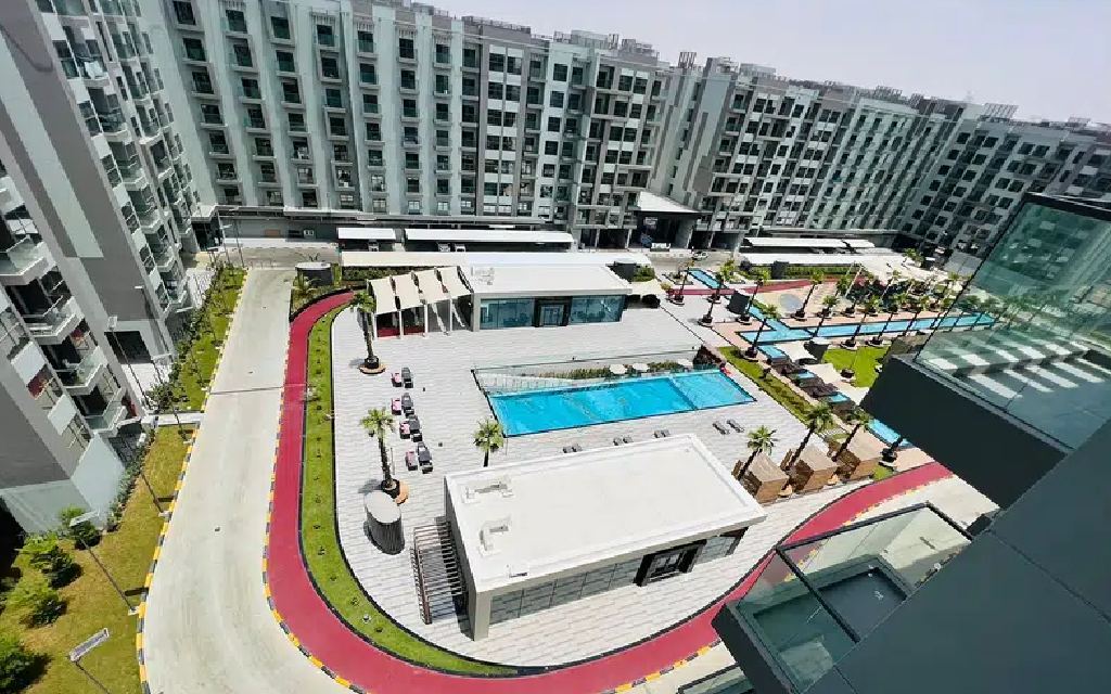 Lawnz ready building image in International City