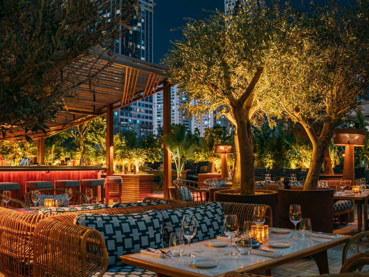 La Cantine du Faubourg at night